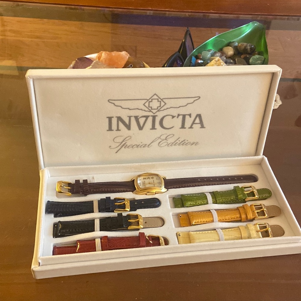 Womens Invicta Special Edition Watch & 6 band set